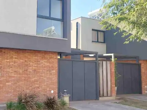 VENTA DUPLEX 3 DORMITORIOS, HOUSING DISTRITO BUNGE