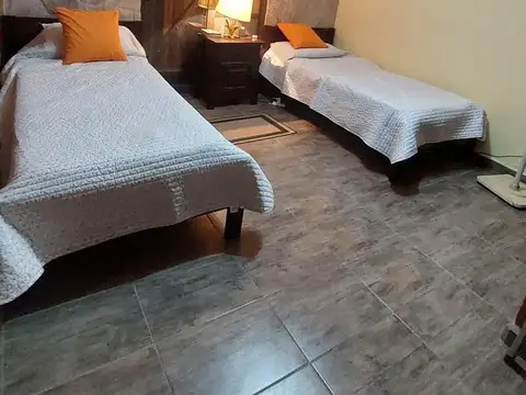Casa en venta - 3 Dormitorios 2 Baños - Costa del Este
