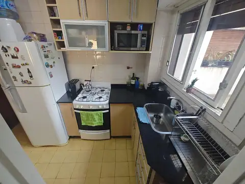 3 Ambientes contrafrente. Luminoso.