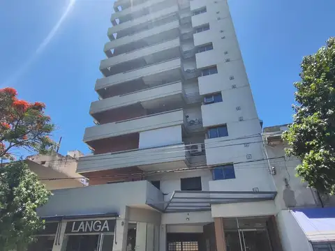 Avellaneda al 3400 Semipiso vista al Yacht Club 2 Dormitorios y cochera