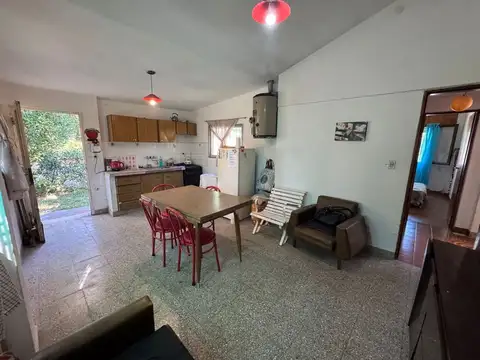 VENTA CASA 4 AMBIENTES  4 cuadras del Mar Permuta