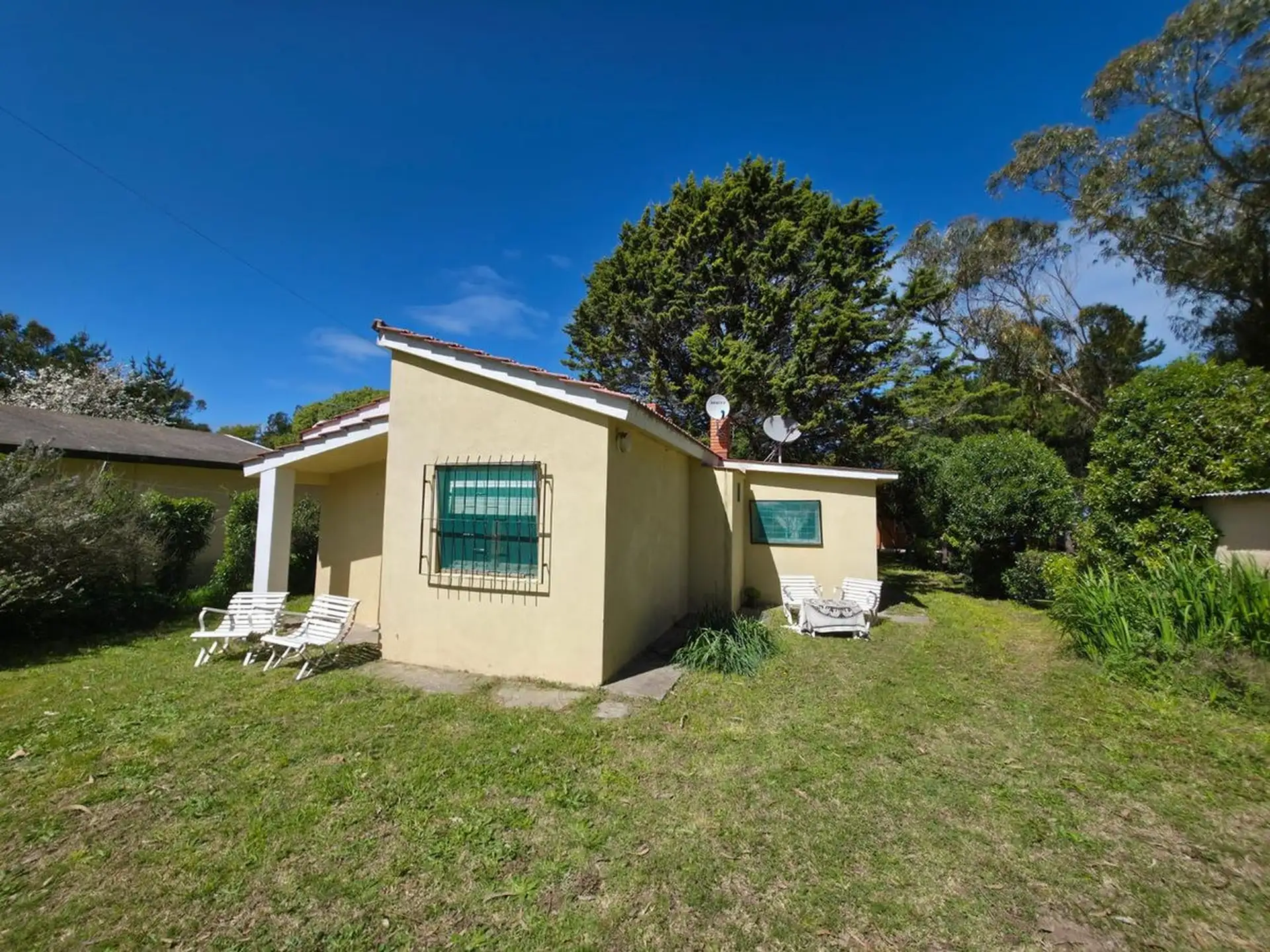 VENTA CASA 4 AMBIENTES 4 cuadras del Mar Permuta