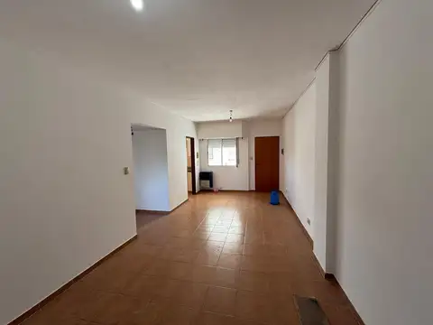 Caseros 2400, Piso 1