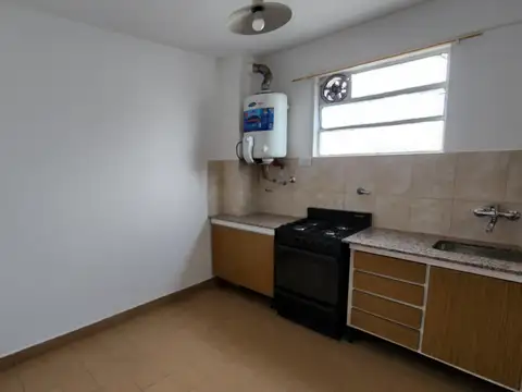 Departamento en Alquiler en Caseros, $ 600.000