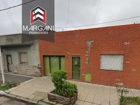 Casa 4 AMB C/ Cochera + Patio y jardin