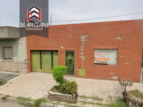 Casa 4 AMB C/ Cochera + Patio y jardin