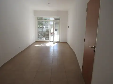 Local en Alquiler en Echesortu, $ 180.000