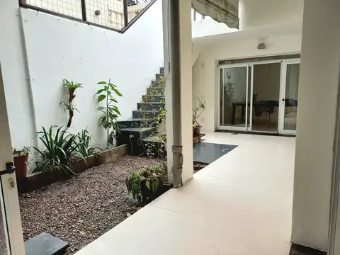 Depto Tipo Casa en Alquiler de 6 ambientes