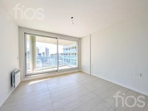 VENTA DEPARTAMENTO TRES DORMITORIOS MAS COCHERAS  PICHINCHA