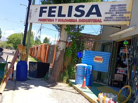 Casa en venta - 2 Dormitorios 1 Baño - Local - Mendoza