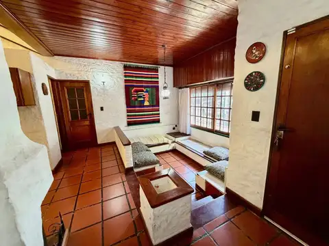 Casa 5 ambientes con 1 baño