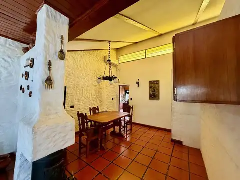 Casa en Venta con 2 cocheras