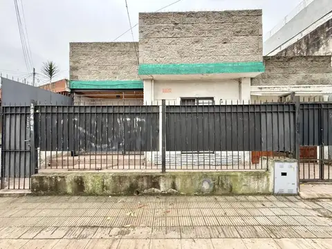 Casa 2 ambientes en planta baja. Excelente ubicación