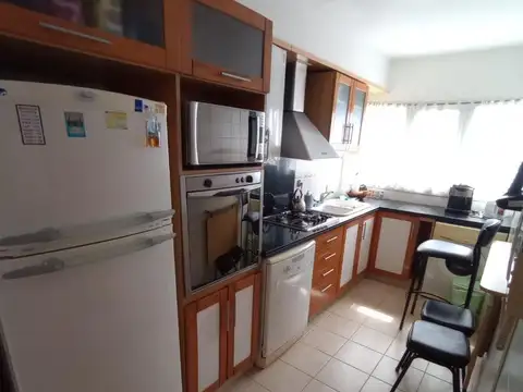 Departamento 2 ambientes con cochera - Vista plena al mar