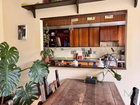 Casa Chalet en venta en Florida. 4 dormitorios. Gran Parque. Excelente ubicación