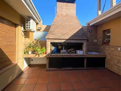Depto Tipo Casa 6 ambientes con 2 baños