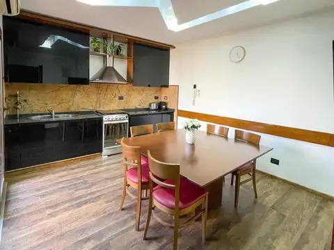 Depto Tipo Casa en Venta de 4 dormitorios