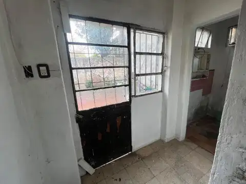 Casa 6 ambientes con 2 baños