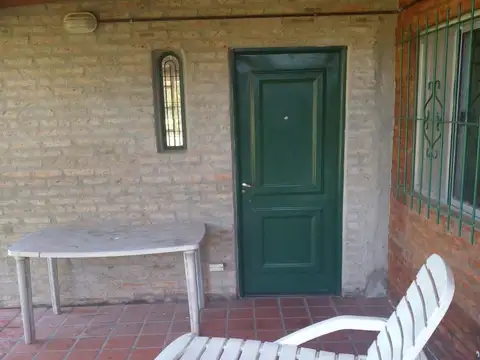 Casa 2 ambientes con 1 baño