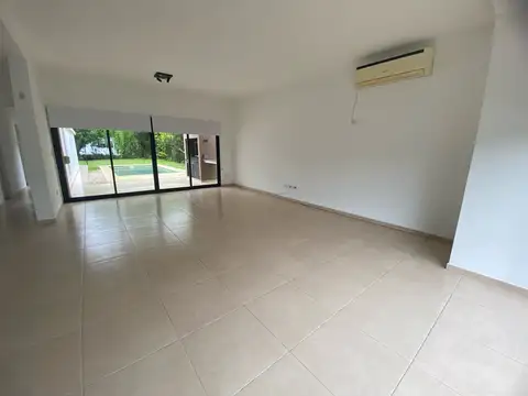 Casa en Alquiler de 3 dormitorios