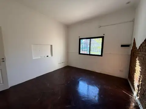 Depto Tipo Casa en Alquiler con 1 cocheras