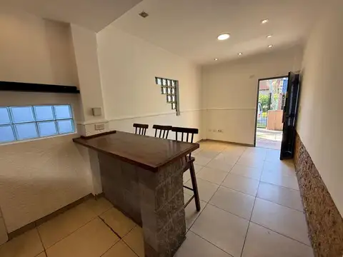 Depto Tipo Casa en Alquiler en San Andres, $ 720.000