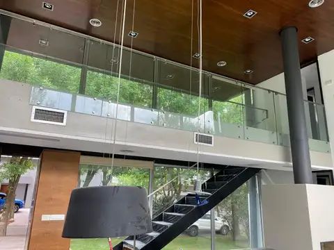 467 entre 142 y 148, Club de Campo Grand Bell