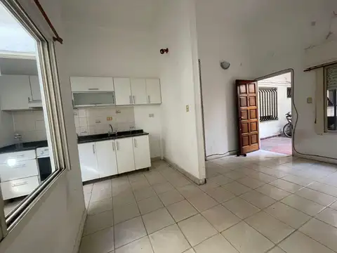 Depto Tipo Casa en Alquiler en Gerli, $ 650.000