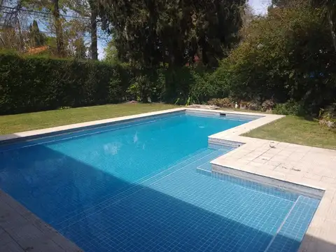 Casa En Mapuche C. C. con pileta