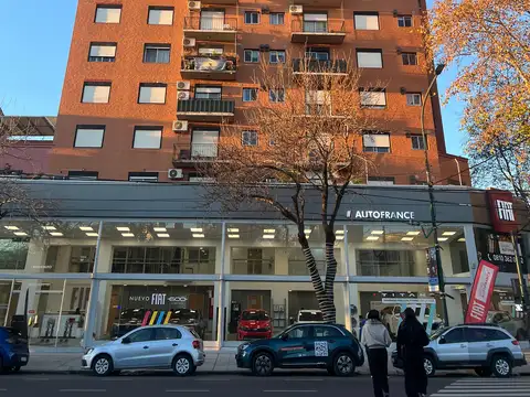 San Isidro: Monoambiente Sobre Av Centenario. con Gran Balcón y Única Vista Abierta. Muy Luminoso