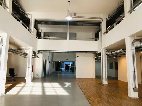 EDIFICIO DE OFICINAS EN BLOCK  1960 m²