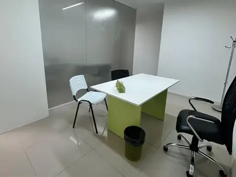 Oficina en Venta al Este