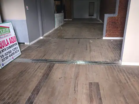 Salón en alquiler - Pilar