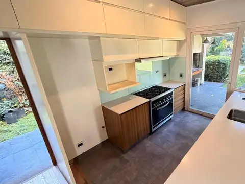 Casa 4 ambientes con 4 baños