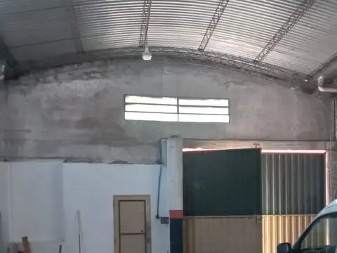 Galpon en Alquiler 16  mts Fondo