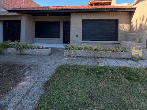 CHALET 4 AMBIENTES EN LOTE PROPIO