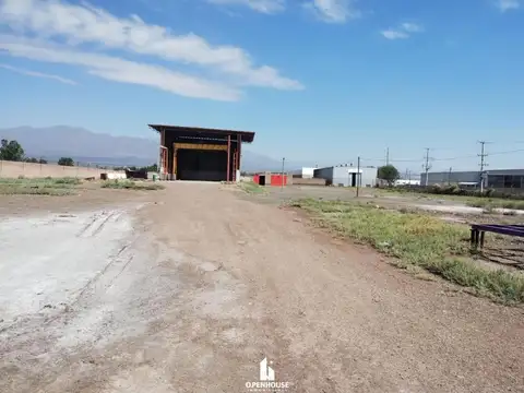 OPENHOUSE INMOBILIARIA VENDE NAVE INDUSTRIAL