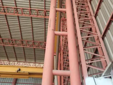 OPENHOUSE INMOBILIARIA VENDE NAVE INDUSTRIAL