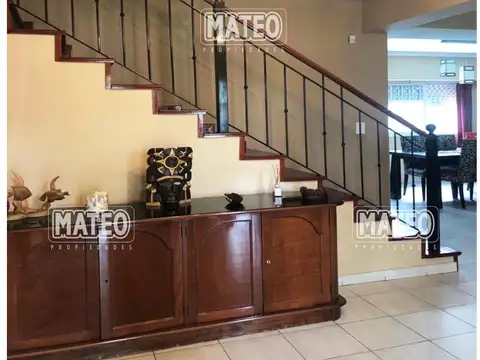 Casa 5 ambientes con 3 baños
