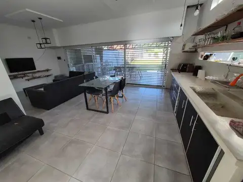 Casa en Venta en Angel Etcheverry [Cod: 0221]
