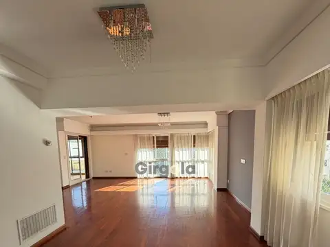 Alquiler departamento de 5 ambientes c/2 cocheras en Vicente López 
