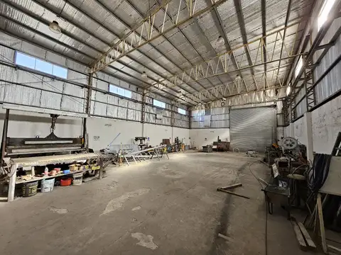 Galpon parque industrial