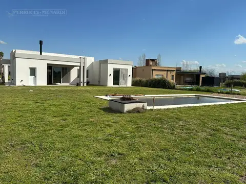 Casa 4 ambientes con 4 baños