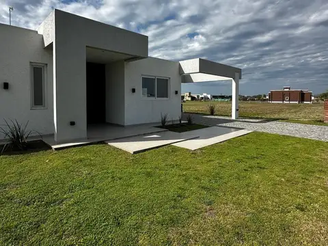 Casa en Venta en Los Juncos, USD 239.000
