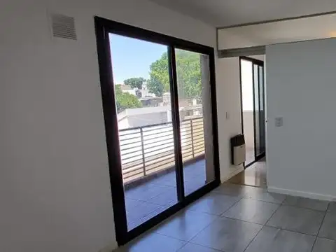 Hermoso depto en alquiler. Zona de Universidades. Tucuman al 3300.