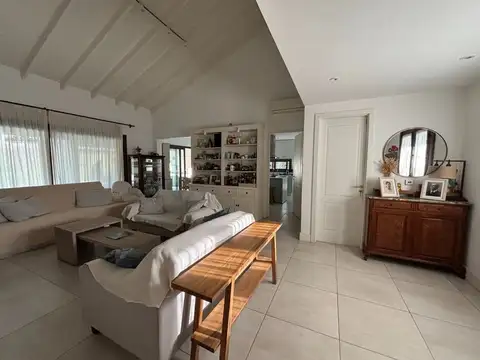 Casa en Alquiler al Oeste