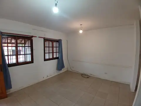 Depto Tipo Casa en Alquiler en Wilde, $ 750.000