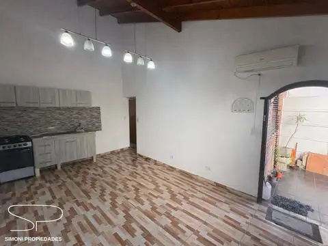 Casa en Alquiler en Villa Ballester, $ 700.000
