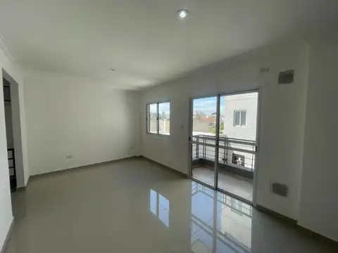 Unanue 6600, Piso 2