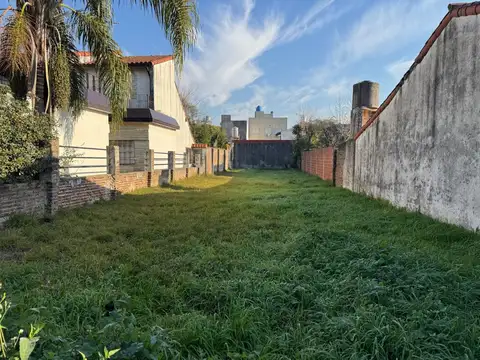 Amplio terreno en venta, Villa Luzuriaga 